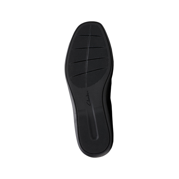 Buy Clarks of England Lynell Step online