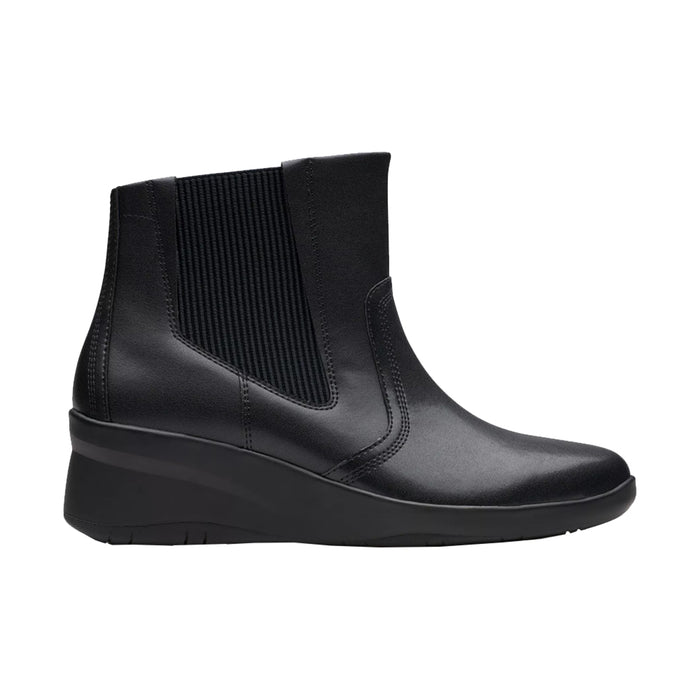 Buy Clarks of England Suttyn Rae online
