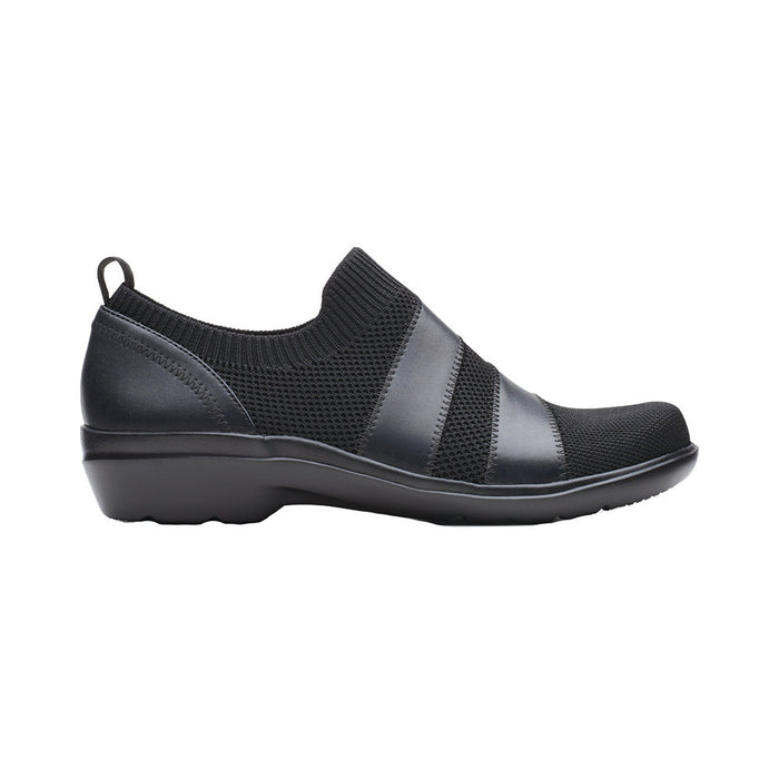 Buy Clarks of England Sashlyn Edge online